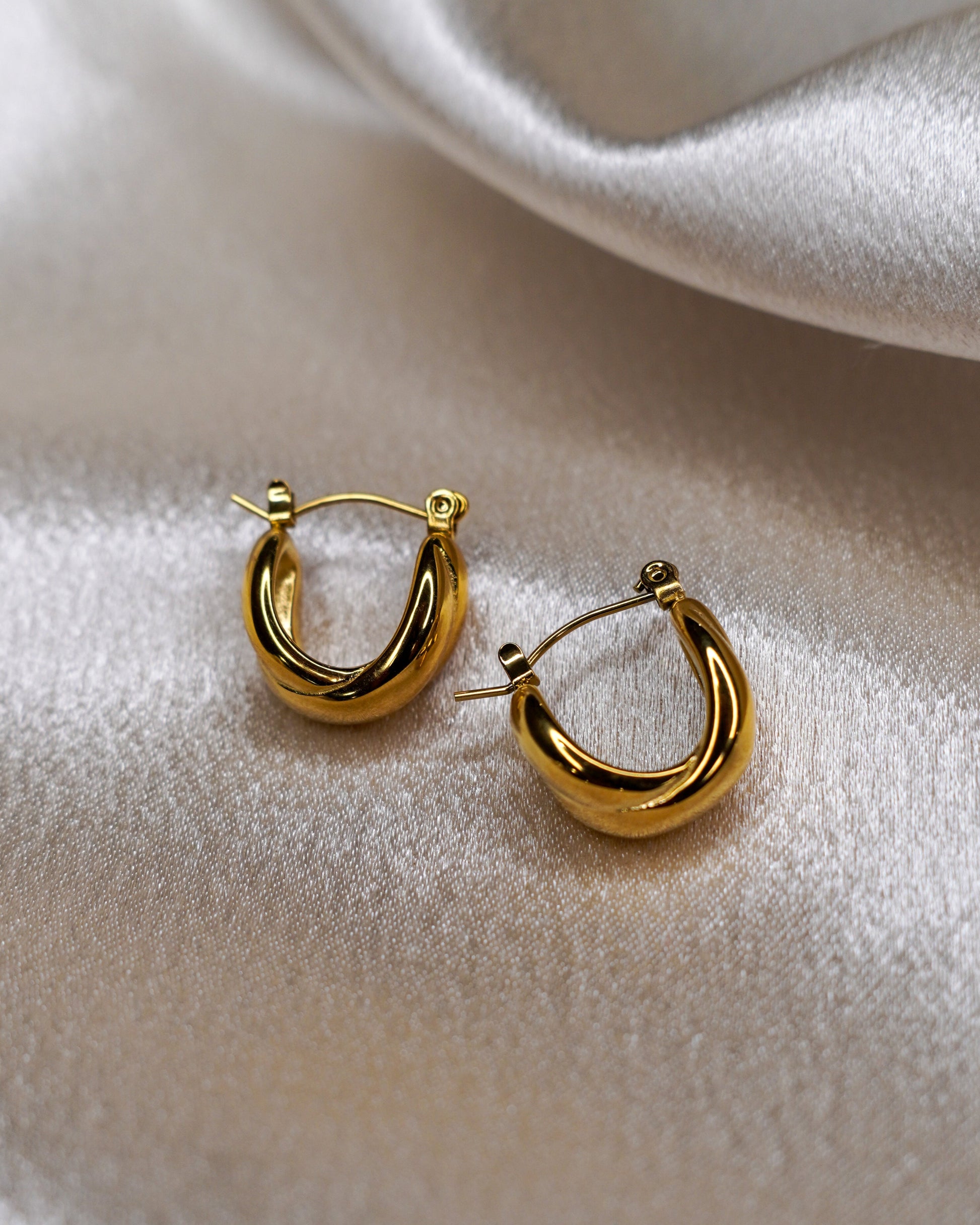 Bunny Huggie Hoops