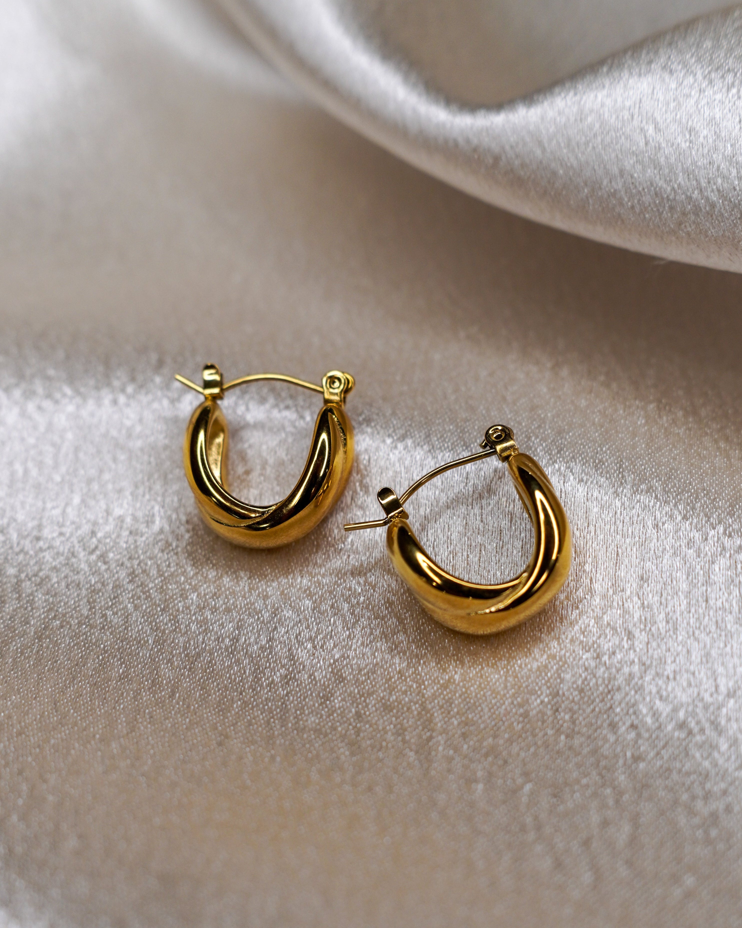 Bunny Huggie Hoops